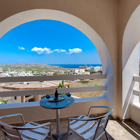 Akrotiri Apartman *
