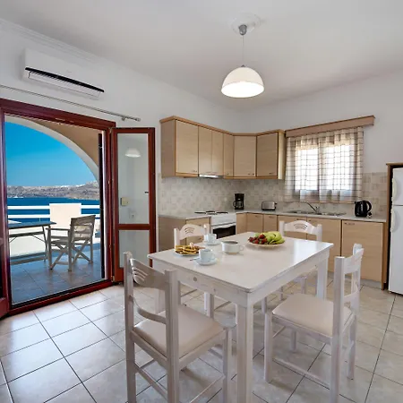 Akrotiri Apartman *